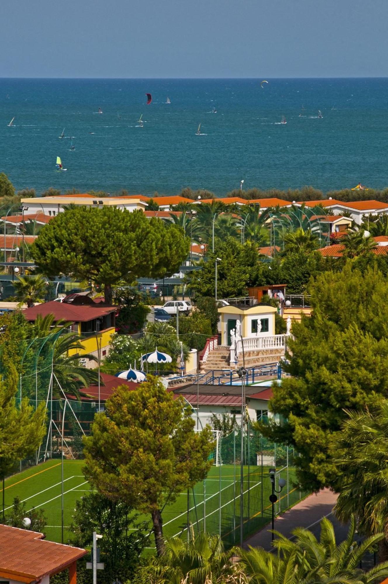 Green Park Village Βιέστε Εξωτερικό φωτογραφία